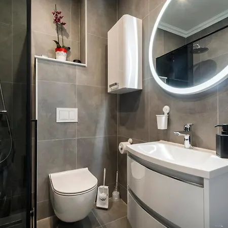 Ella Apartment